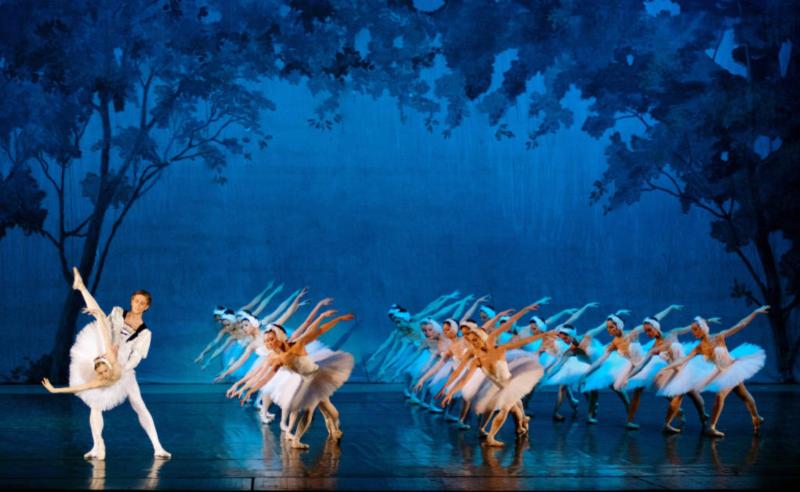 Russian Royal Ballet performing. 